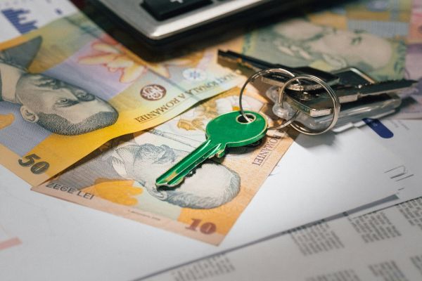 How can UK residents effectively use ISAs for saving towards a mortgage deposit?